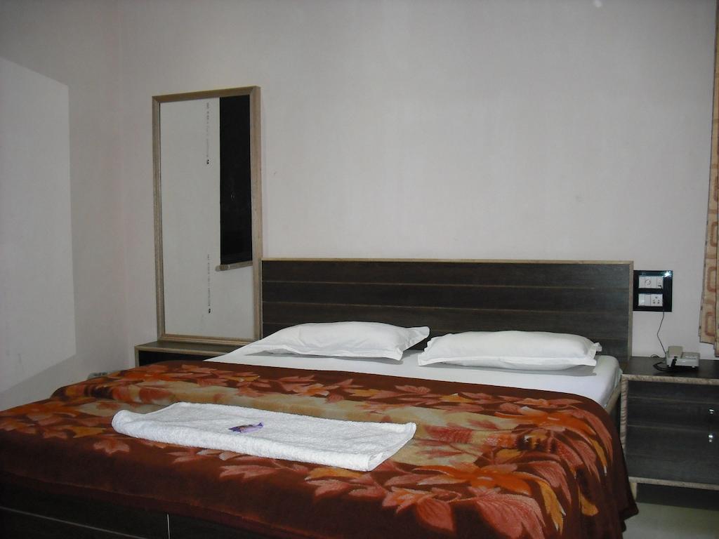 Hotel Gs Paradise Amritsar Room photo