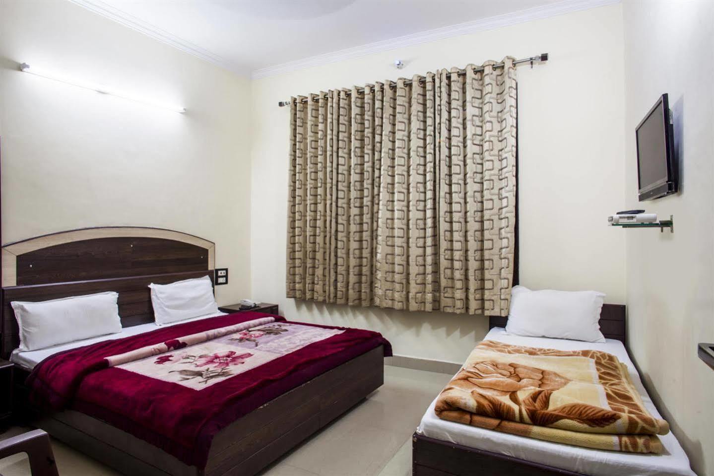 Hotel Gs Paradise Amritsar Exterior photo